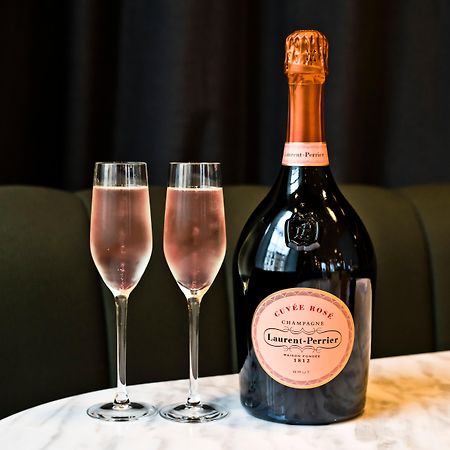 Kimpton Blythswood Square Hotel & Spa By Ihg Glasgow Ngoại thất bức ảnh Champagne Perrier-Jouët Rosé Belle Epoque