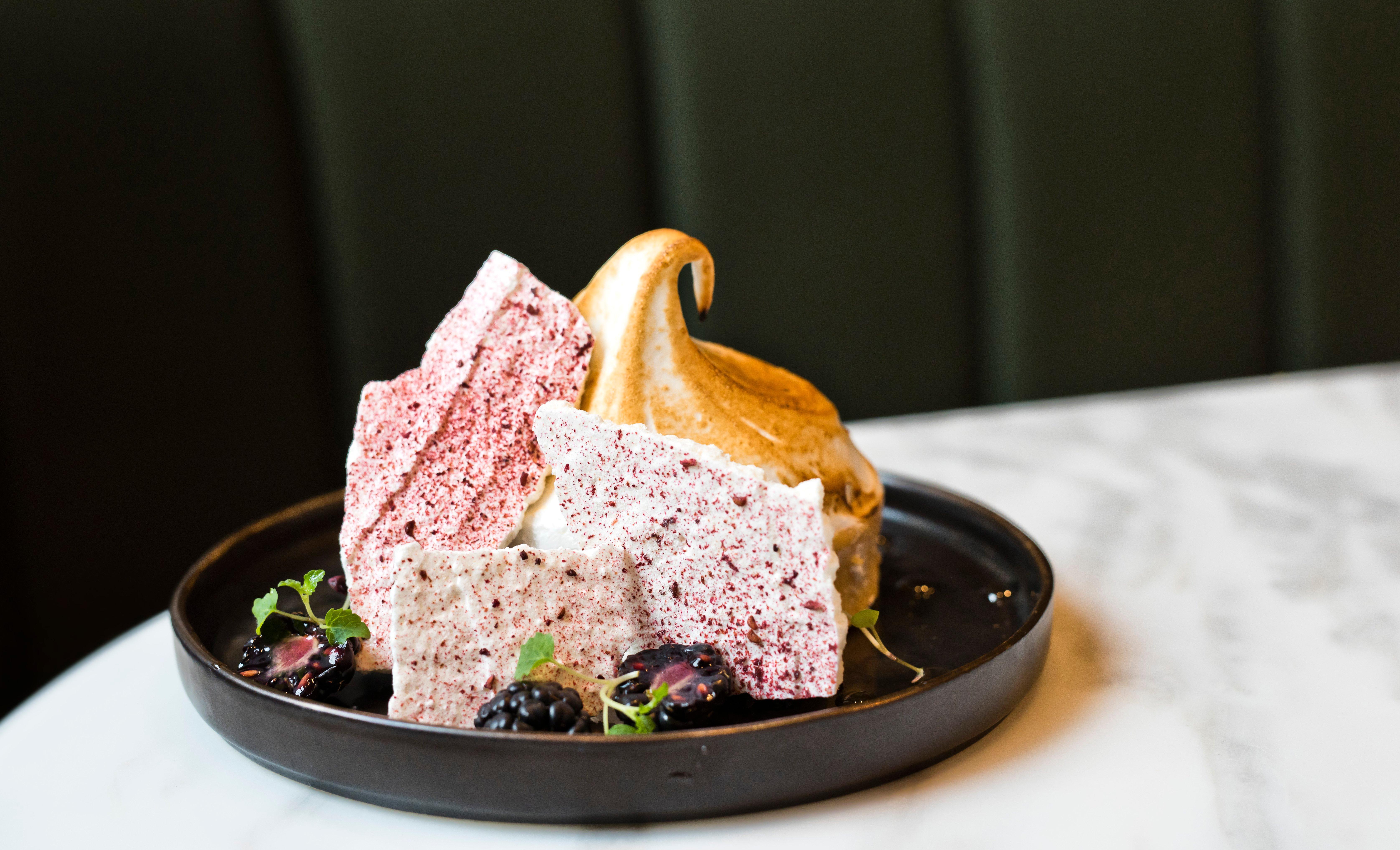 Kimpton Blythswood Square Hotel & Spa By Ihg Glasgow Ngoại thất bức ảnh A slice of blueberry meringue cake
