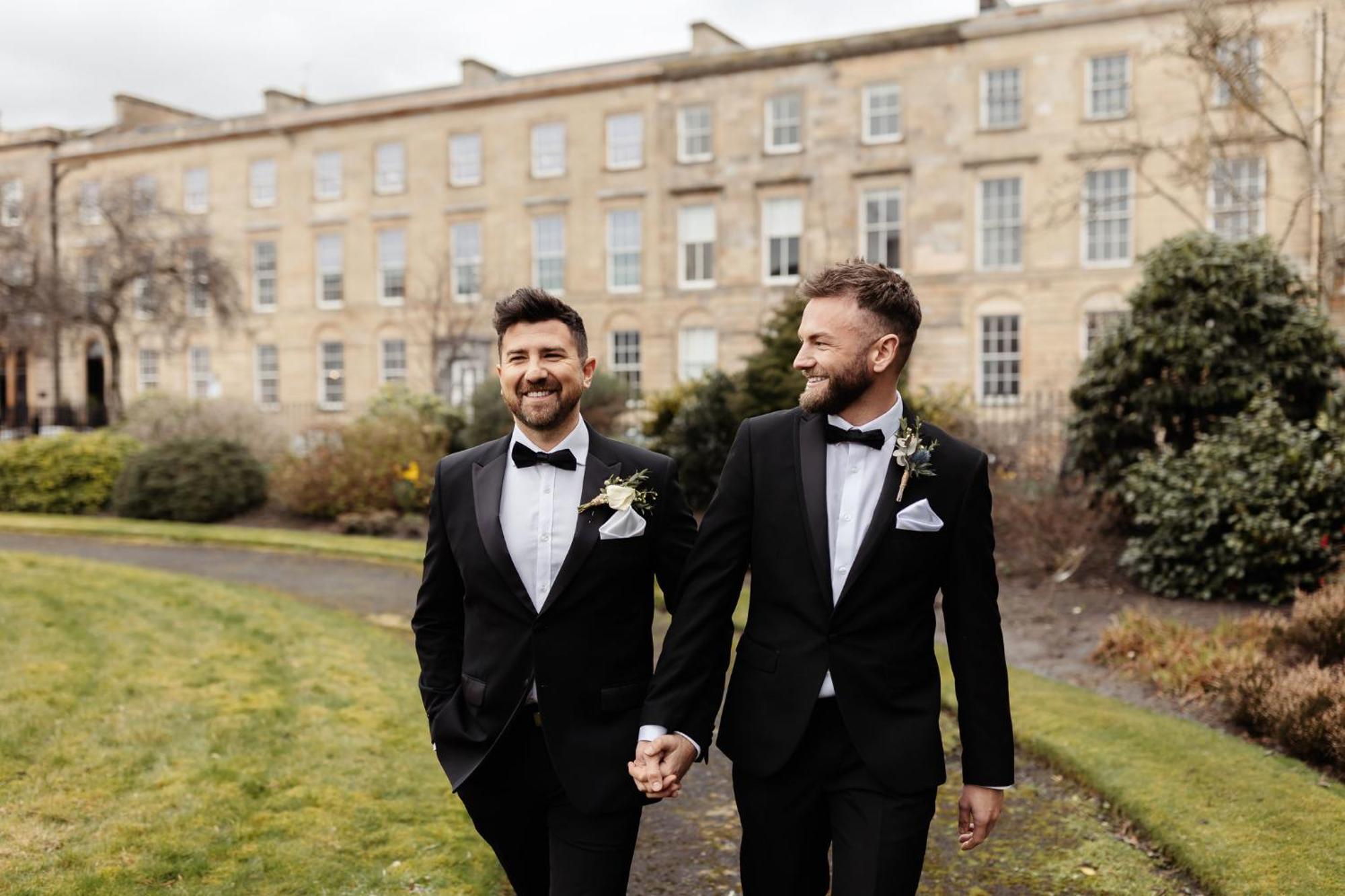 Kimpton Blythswood Square Hotel & Spa By Ihg Glasgow Ngoại thất bức ảnh Same-sex couple in Bath, England, 2019
